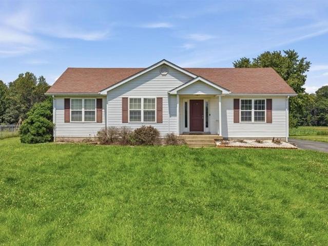 House for sale in Cecilia, Kentucky