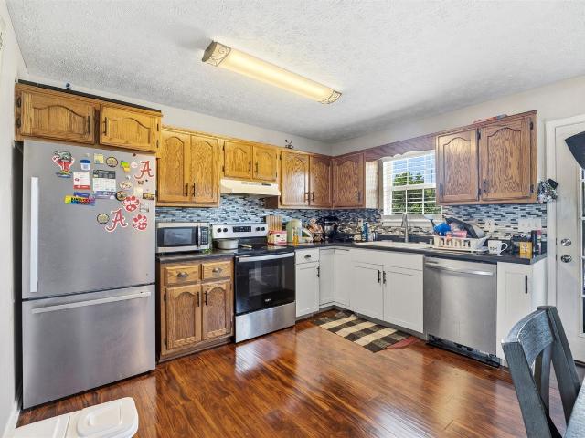 House for sale in Cecilia, Kentucky