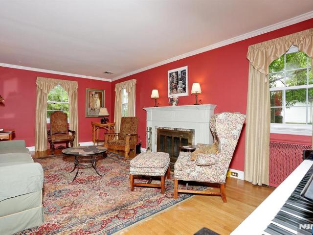 House for sale in Teaneck, New Jersey