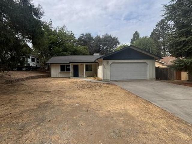 House for sale in Oakhurst, California