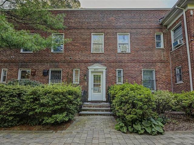 Condo for sale in The Bronx, Arverne