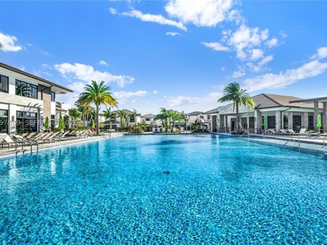 Townhouse for sale in Doral, Florida