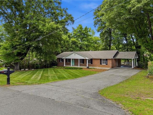 House for sale in Pfafftown, North Carolina