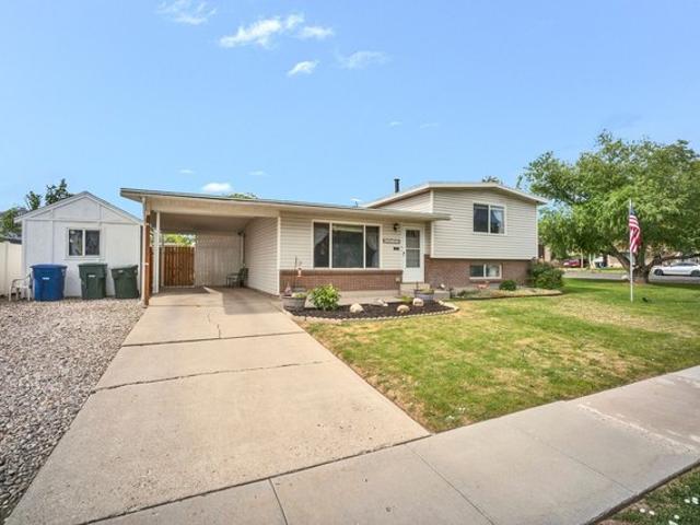 House for sale in West Valley City, Utah