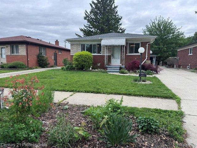 House for sale in Dearborn Heights, Michigan