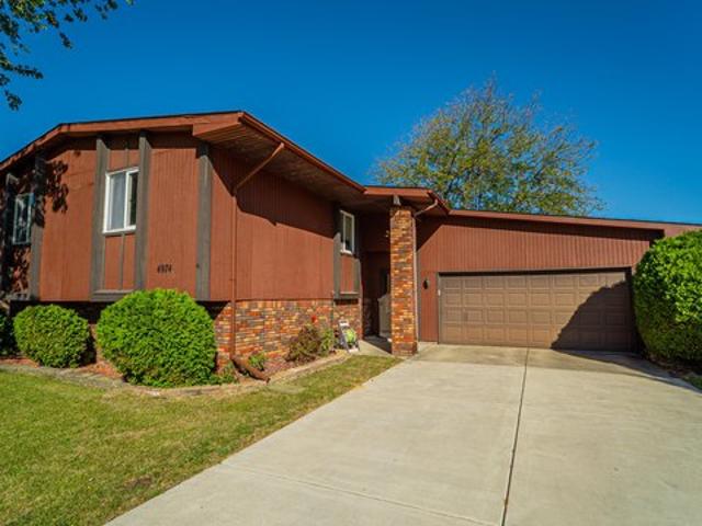 House for sale in Crown Point, Indiana