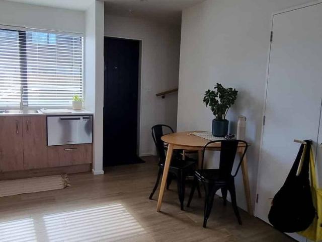 Townhouse for rent in Heathcote, Canterbury