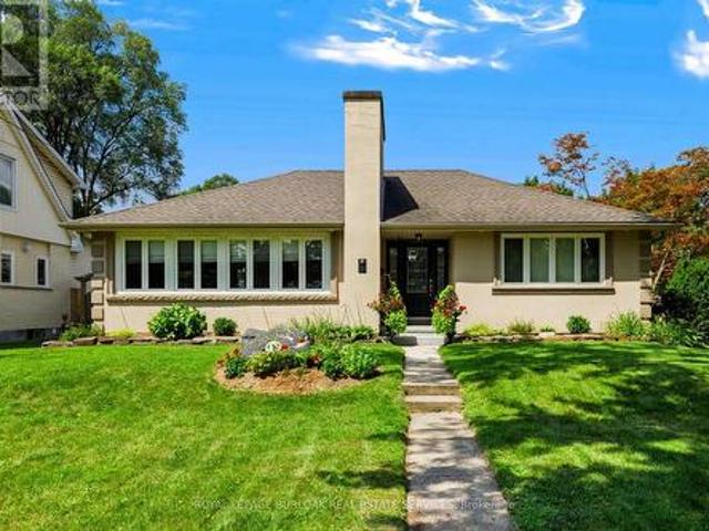 House for sale in Burlington, Golden Horseshoe
