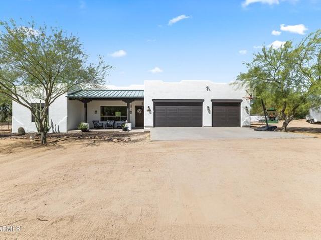 House for sale in New River, Arizona