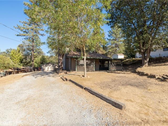 House for sale in Oakhurst, California