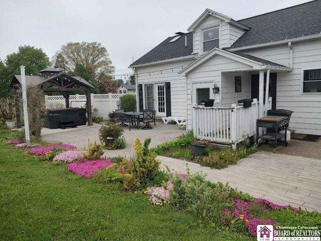 House for sale in Lamberton, Village of Fredonia