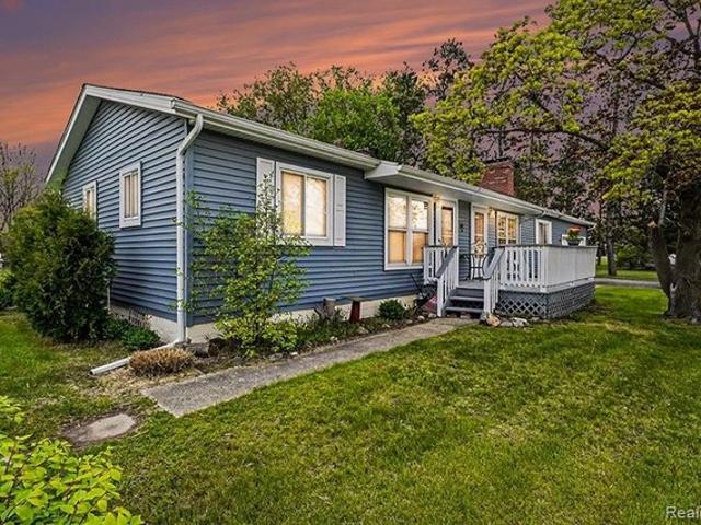 House for sale in Hamburg, Michigan