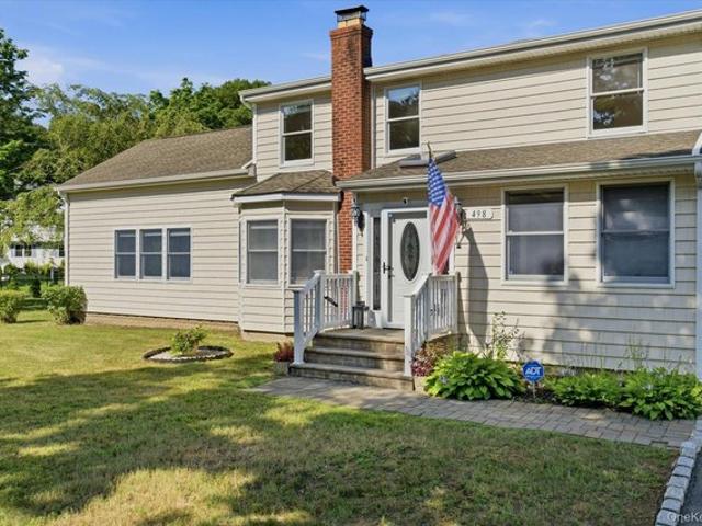 House for sale in Miller Place, New York