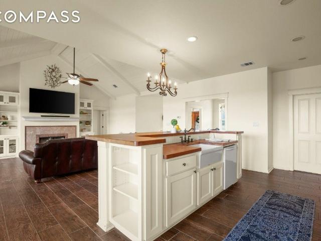 House for sale in Elgin House for sale in Elgin