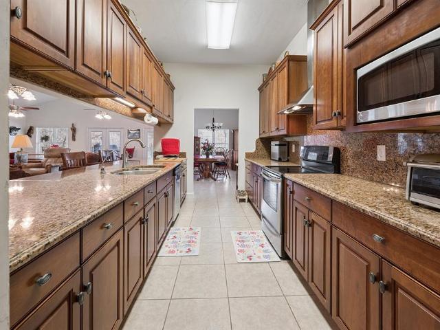 House for sale in Fort White, Florida