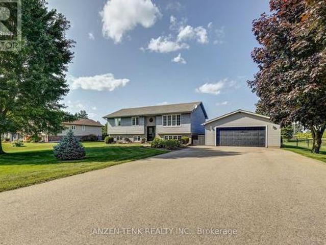 House for sale in Ontario