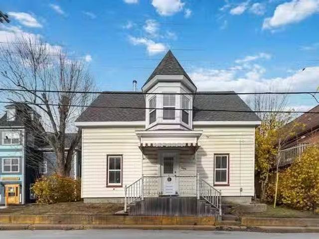 House for sale in Mahone Bay, Nova Scotia