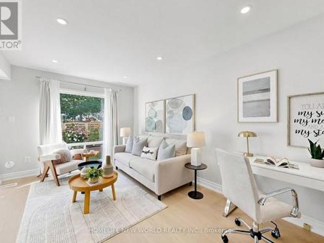 Townhouse for sale in Woburn, Ontario