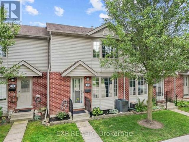 Townhouse for sale in Arva, Ontario