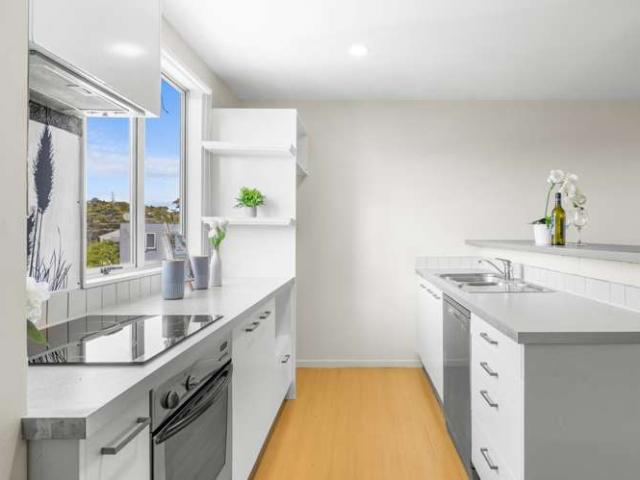 House for sale in Oratia