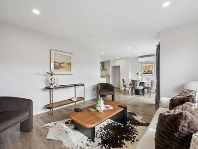 Townhouse for sale in Whangaparaoa, Oroua County