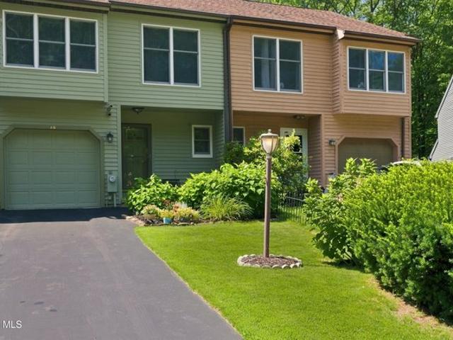 Townhouse for sale in Saratoga, New York