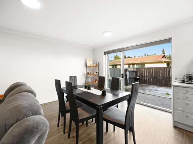Townhouse for sale in Hamilton East, Hamilton City