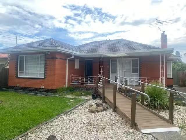 House for rent in Avondale Heights, Victoria
