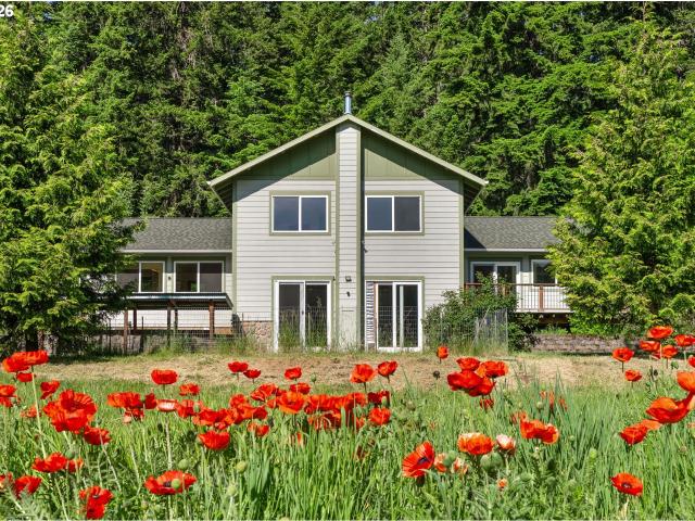 House for sale in White Salmon, Washington