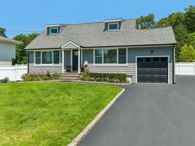 House for sale in Smithtown, New York