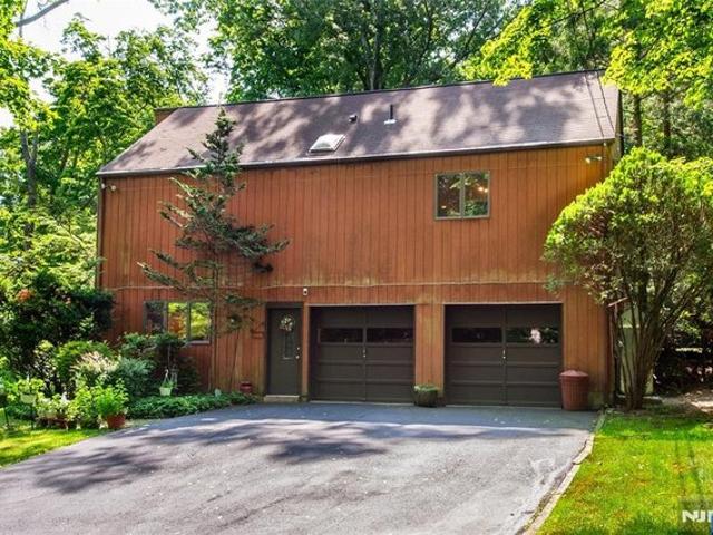 House for sale in Liberty Corner, New Jersey