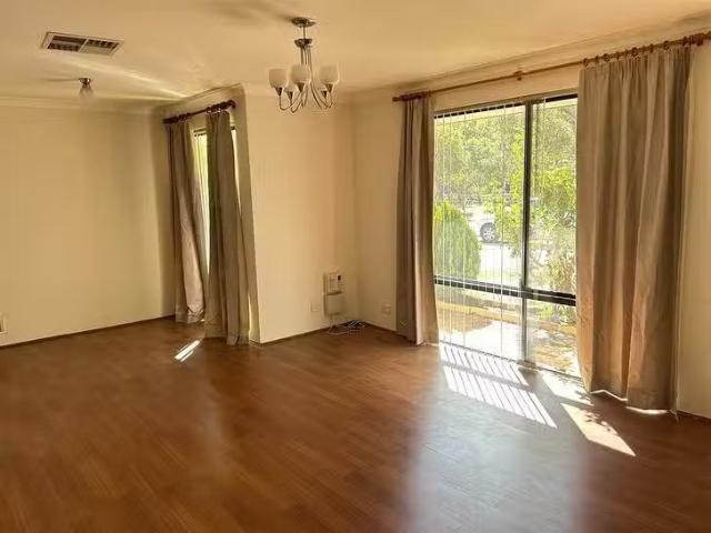 House for rent in Greenfields