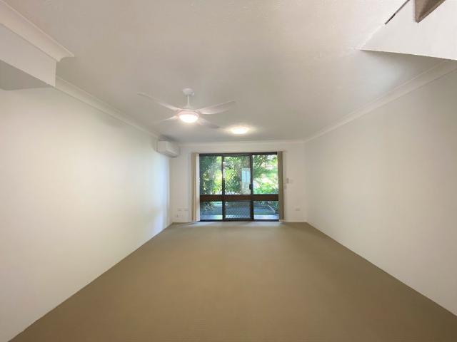 Townhouse for rent in Fernbrook, Queensland