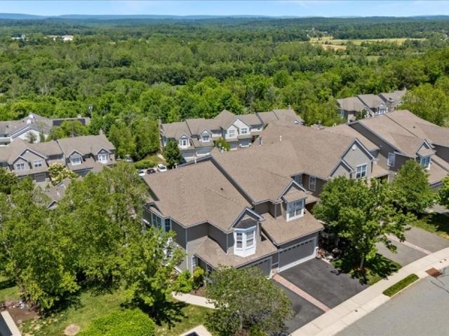 Townhouse for sale in Allamuchy, New Jersey