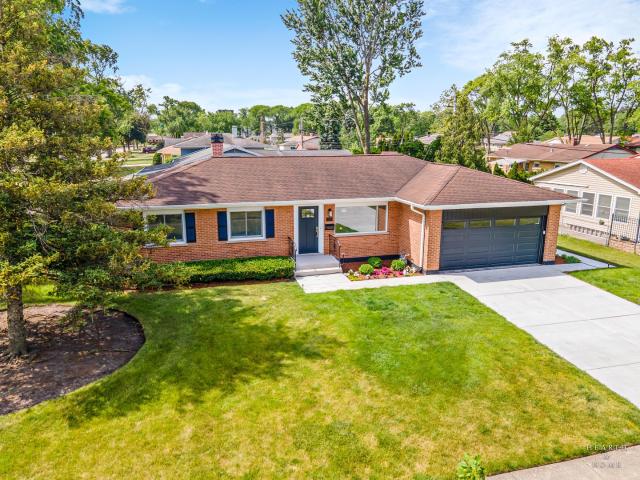 House for sale in Des Plaines, Illinois