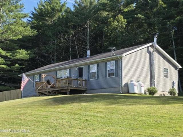 House for sale in Acra, New York