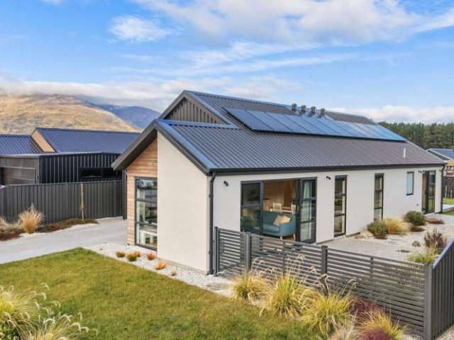 House for sale in Otakou