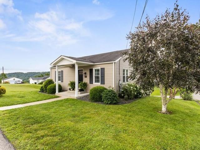 House for sale in Glen Dale, West Virginia