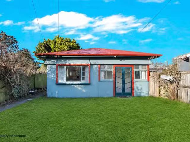 House for sale in Chaslands, Canterbury