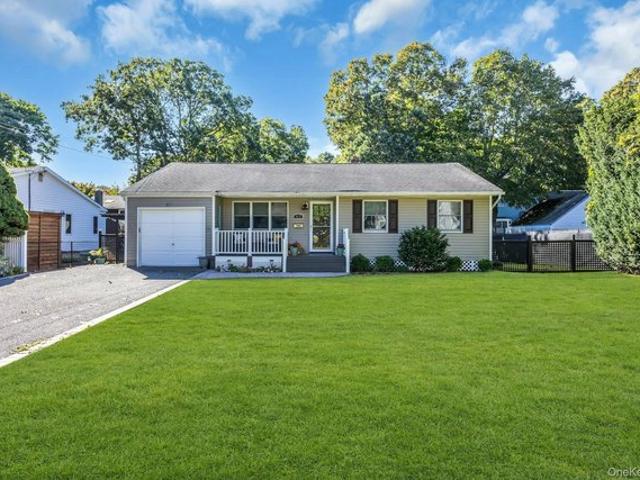 House for sale in West Sayville, Town of Islip