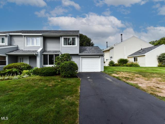 Townhouse for sale in City of Saratoga Springs, Saratoga County