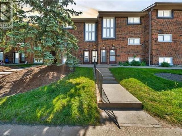 Townhouse for sale in Guelph, Ontario