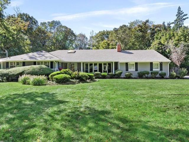 House for sale in Greenlawn, Town of Huntington