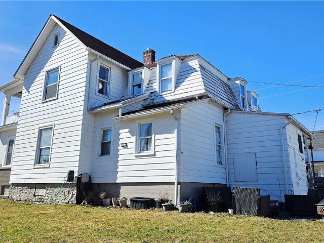 House for sale in Niagara, New York