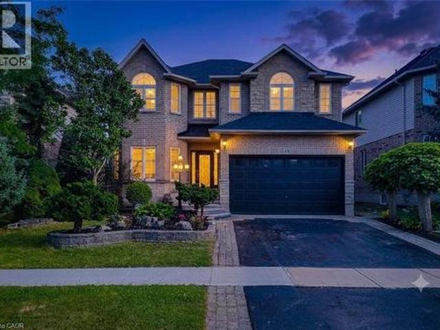 House for sale in Oakes, Hamilton