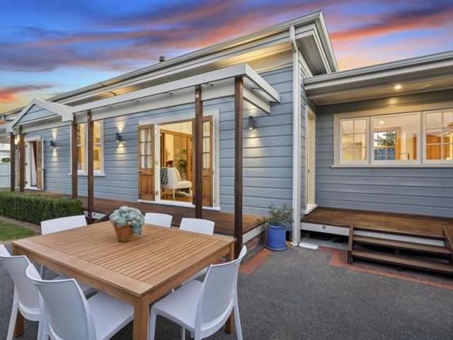 House for sale in Days Bay, Wellington