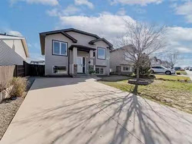 House for sale in Medicine Hat, Alberta