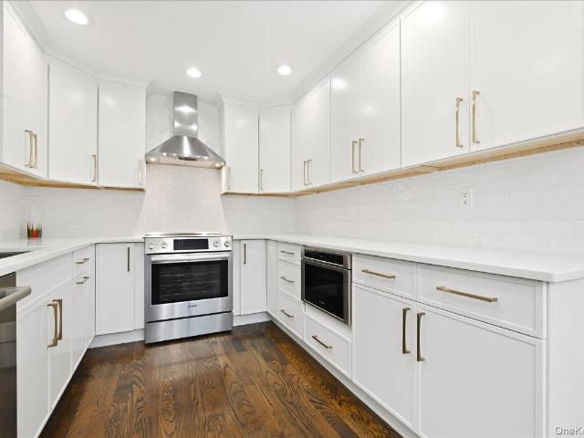 Condo for sale in Huntington, New York