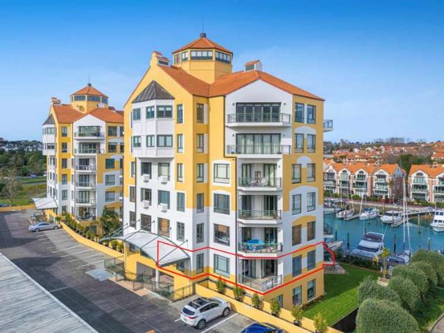 Apartment for sale in Whangaparaoa