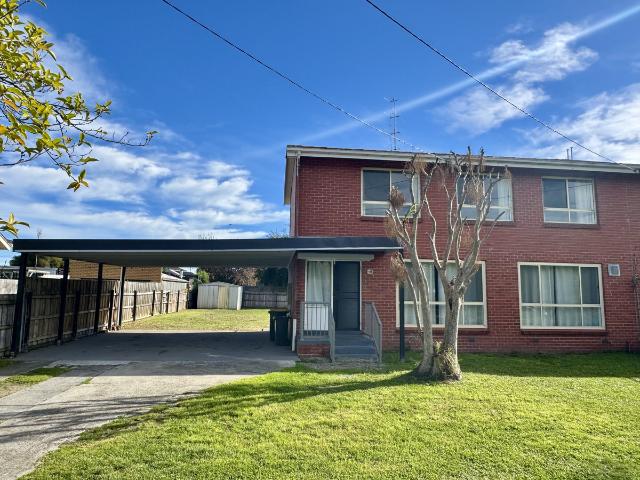 House for rent in Churchill, Victoria